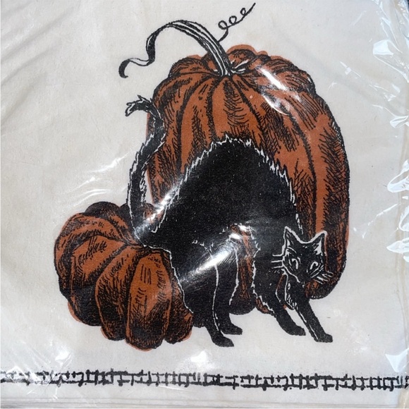 Threshold Black Cat Halloween
Beverage Napkins - Picture 2 of 3